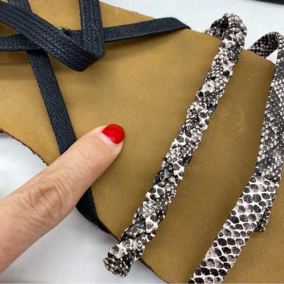 Roxy Animal Print Strappy with Ankle wrap around Sandals 10 NWT - Picture 6 of 7